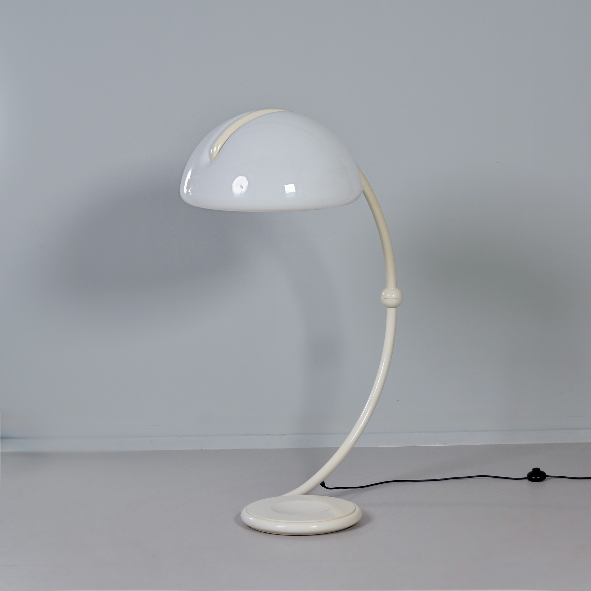 Serpente floor lamp by Elio Martinelli for Martinelli Luce, 1970s in white