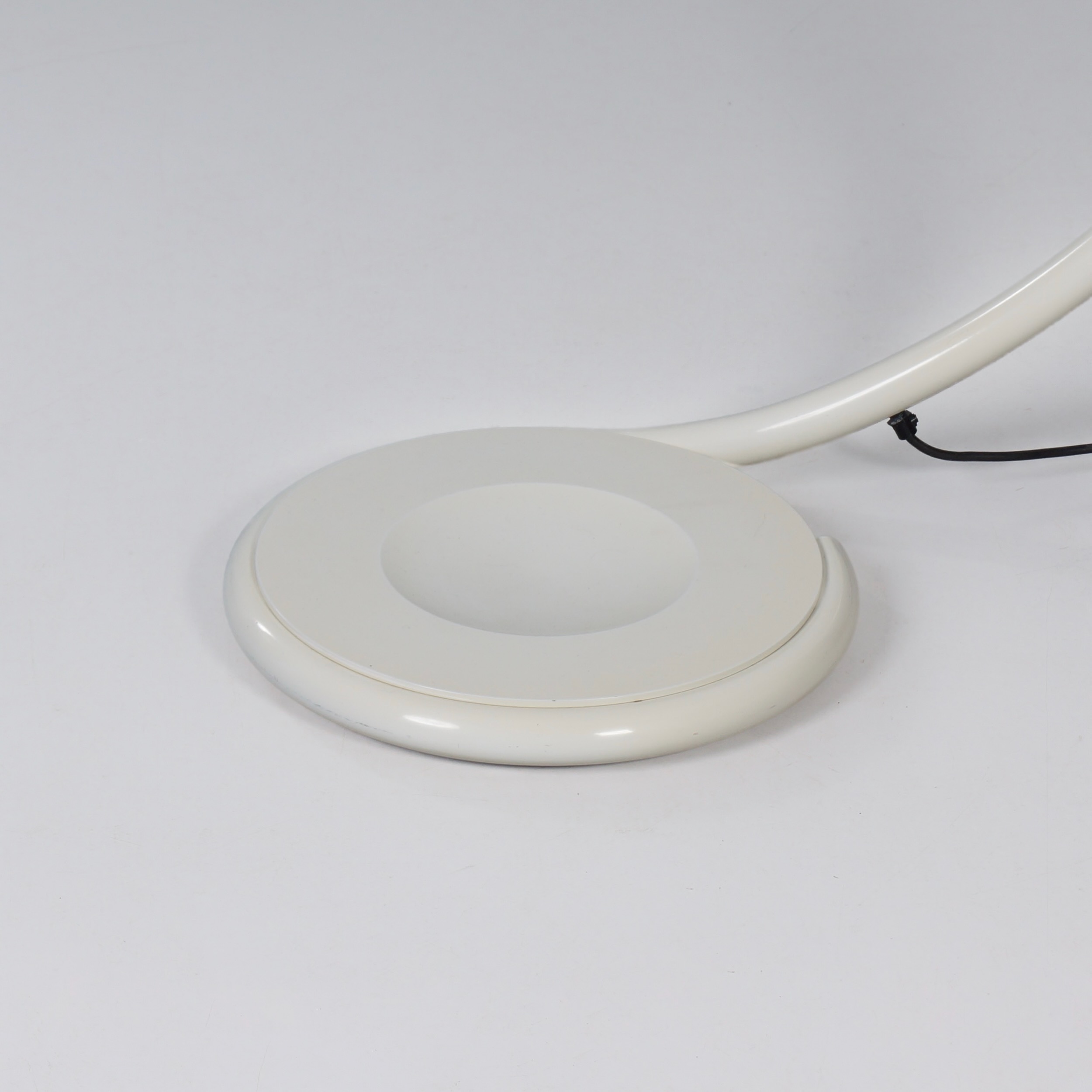 Serpente floor lamp by Elio Martinelli for Martinelli Luce, 1970s in white