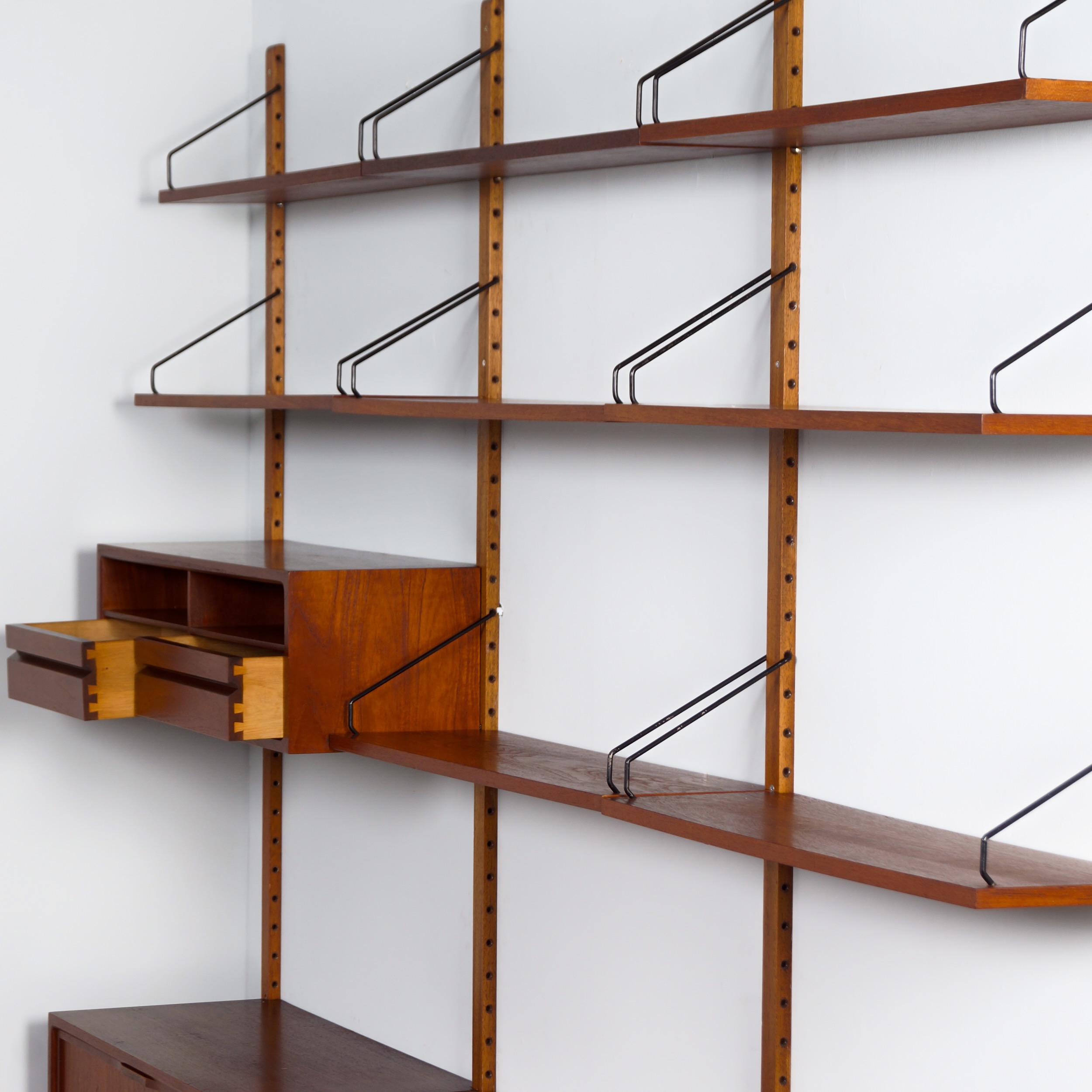 Royal System by Poul Cadovius for Cado, 1960s – Wall System Teak, 15-Piece
