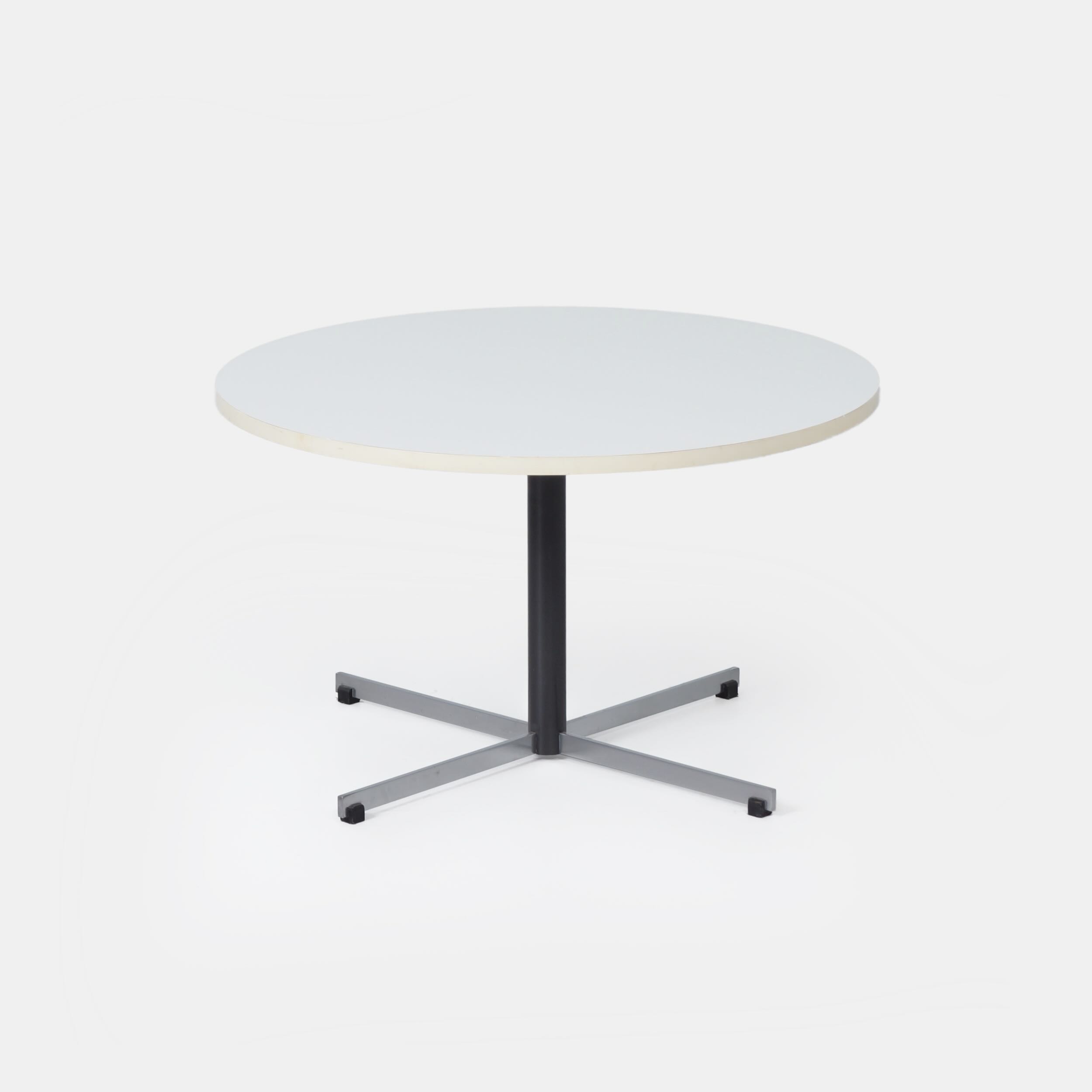 Round Model 3696 Coffee Table by Gispen, 1970s – White Melamine Top and Chrome Base