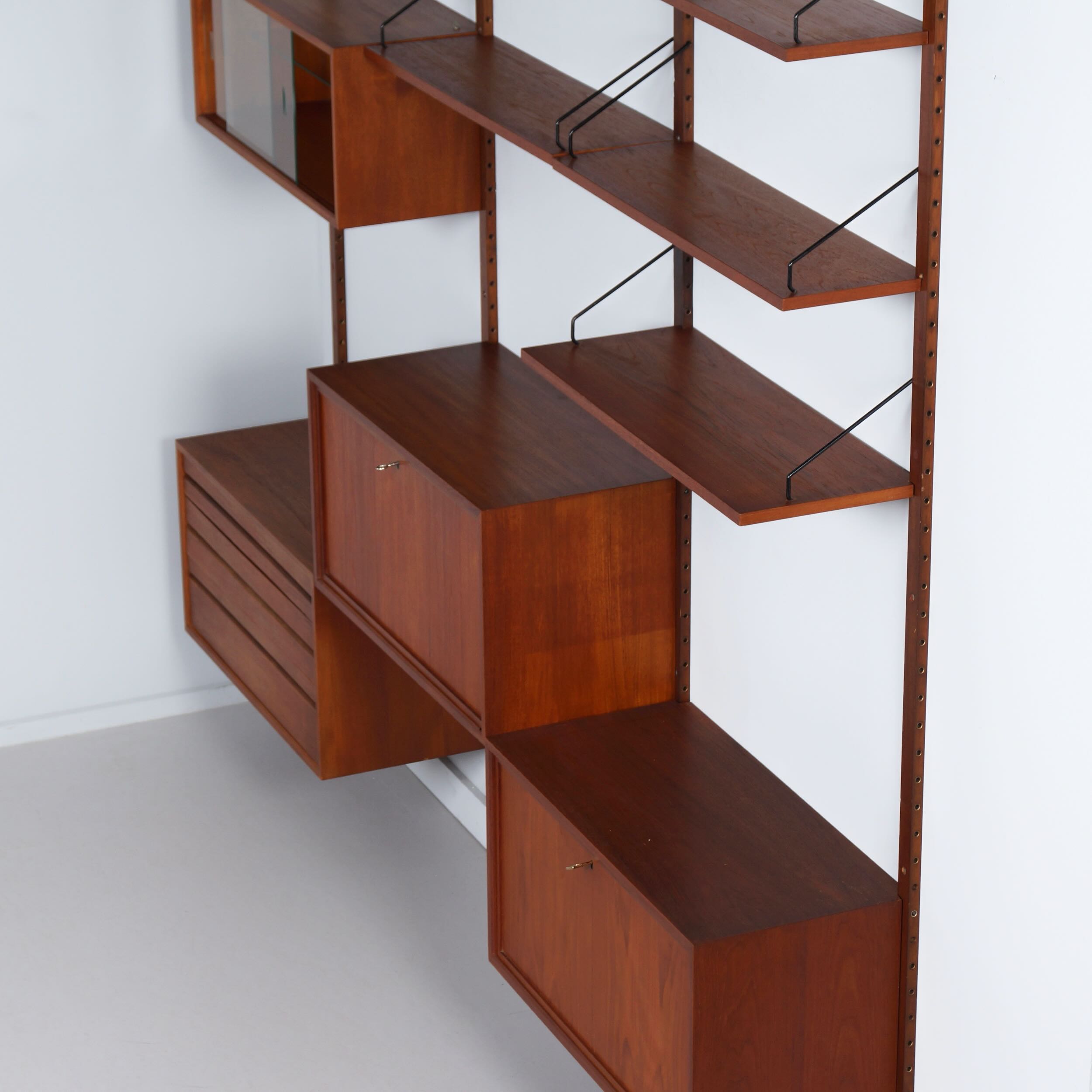 Royal System by Poul Cadovius for Cado, 1960s – Teak Wall System, 14-Piece