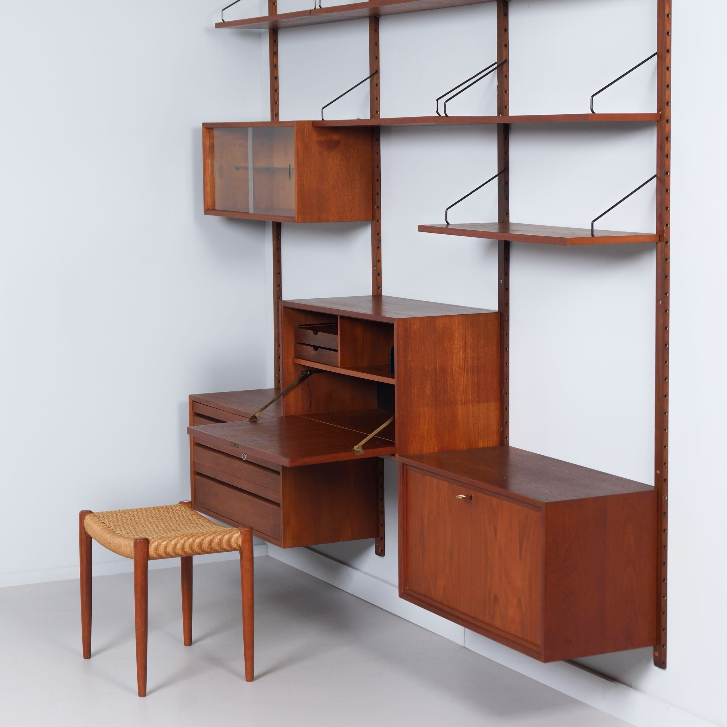 Royal System by Poul Cadovius for Cado, 1960s – Teak Wall System, 14-Piece