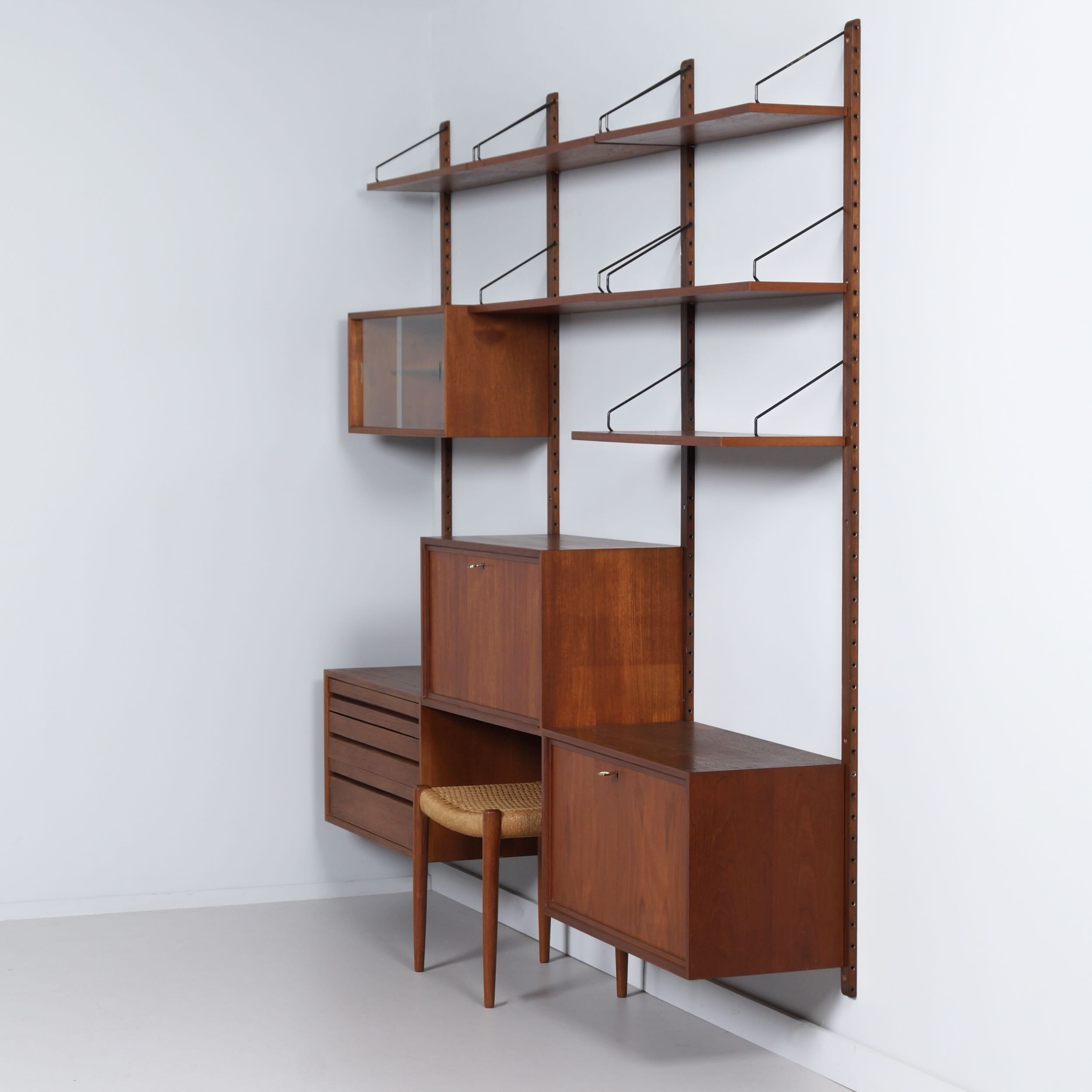 Royal System by Poul Cadovius for Cado, 1960s – Teak Wall System, 14-Piece
