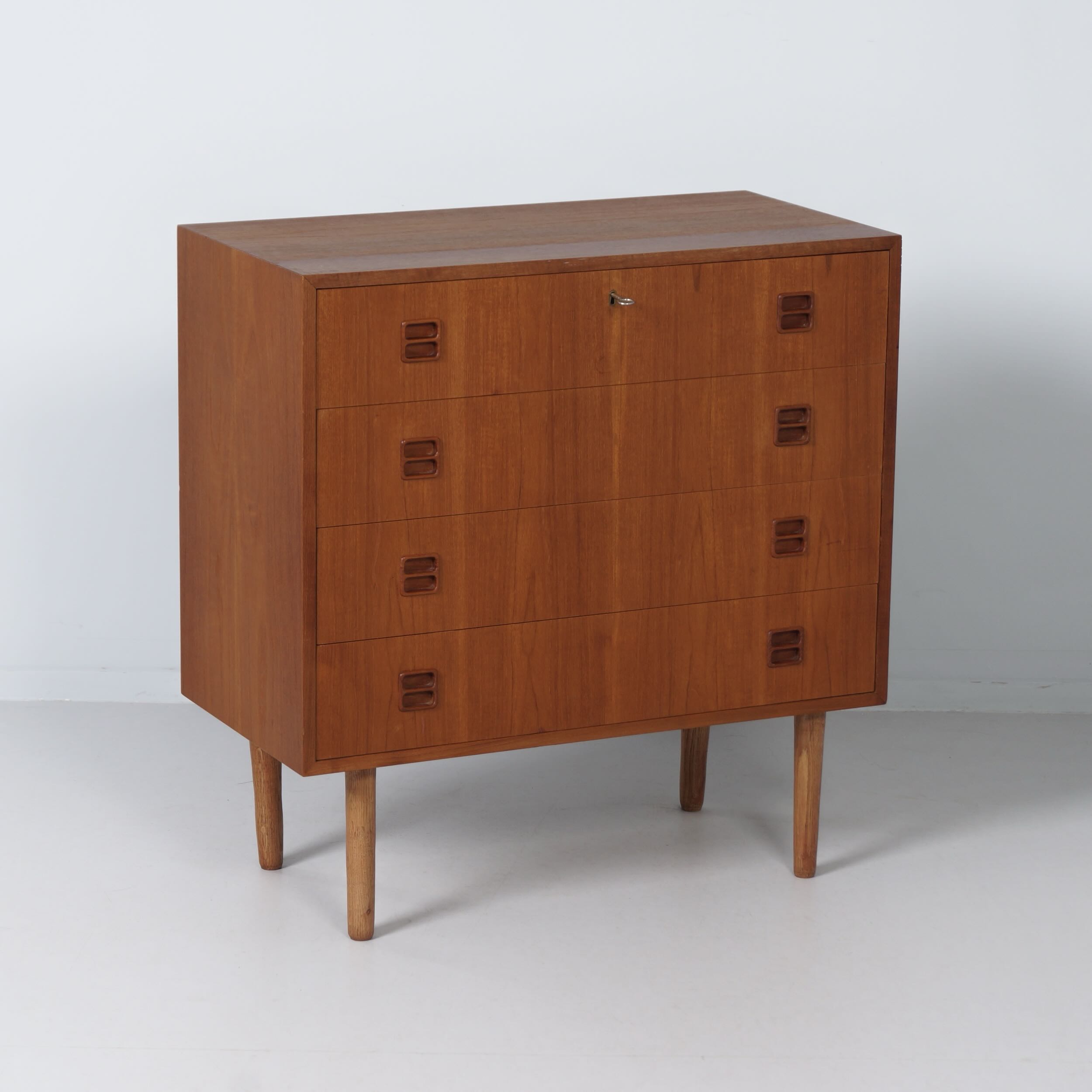 Danish Teak Chest of Drawers, 1960s – 4 Drawers, Key and Recessed Handles