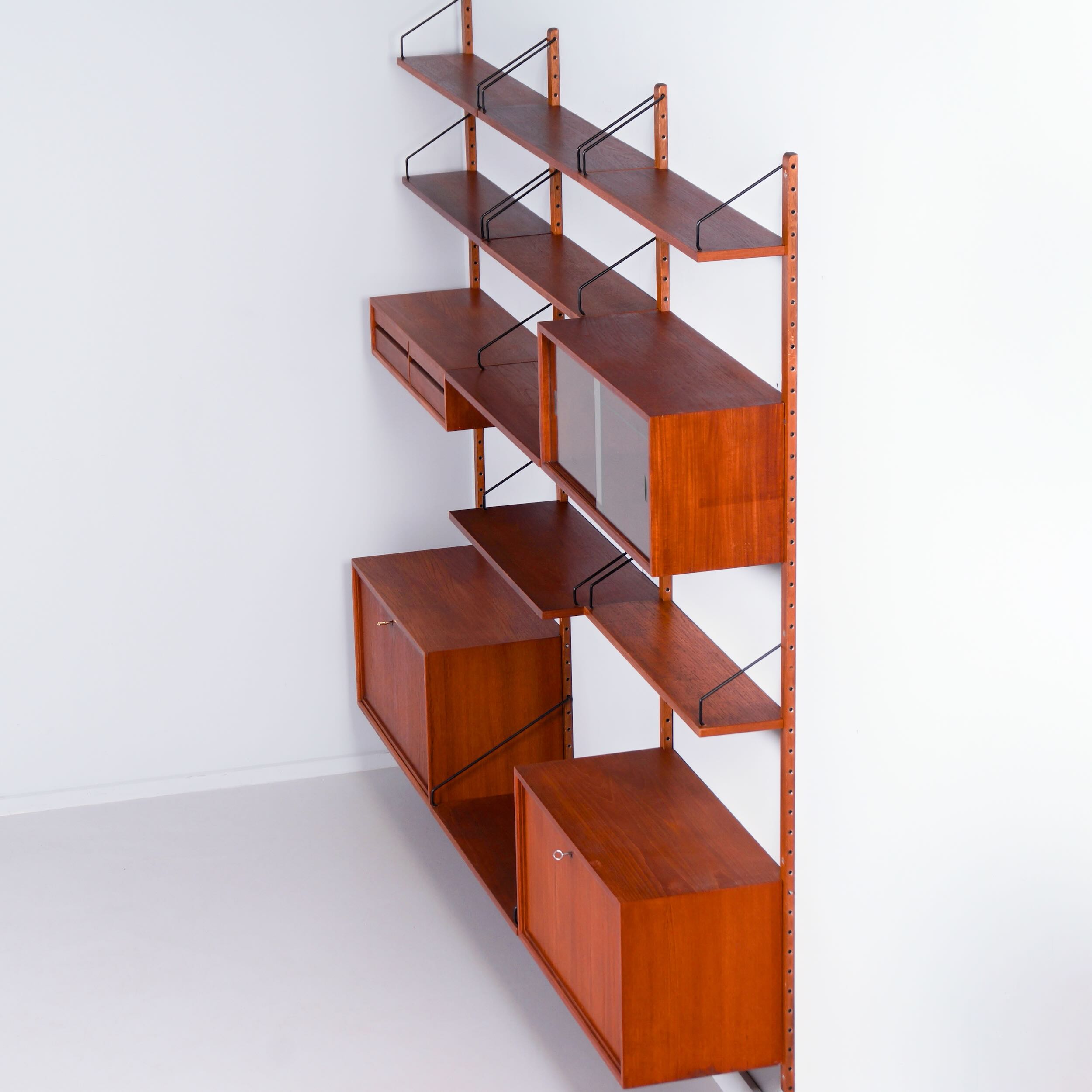 Royal System Wall Unit by Poul Cadovius for Cado, Denmark, 1960s – 17 Pieces